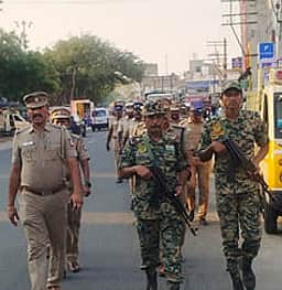 சென்னிமலையில் கொடி அணிவகுப்பு