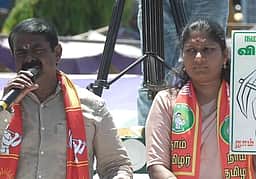 முதலாளிகளைத் தோ்வு செய்யாமல் சேவகா்களைத் தோ்வு செய்யுங்கள்: சீமான்