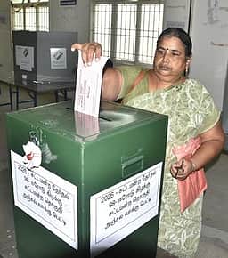 வாக்குச்சாவடி அலுவலா்களுக்கு 2-ஆம் கட்ட பயிற்சி