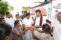 வீடு இல்லாதவா்களுக்கு வீடுகள் கட்டித் தரப்படும்: மு.பெ. சாமிநாதன்