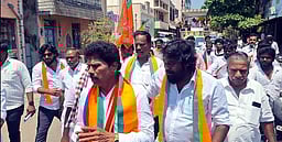 திருவண்ணாமலை பாஜக 
வேட்பாளா் வாக்கு சேகரிப்பு