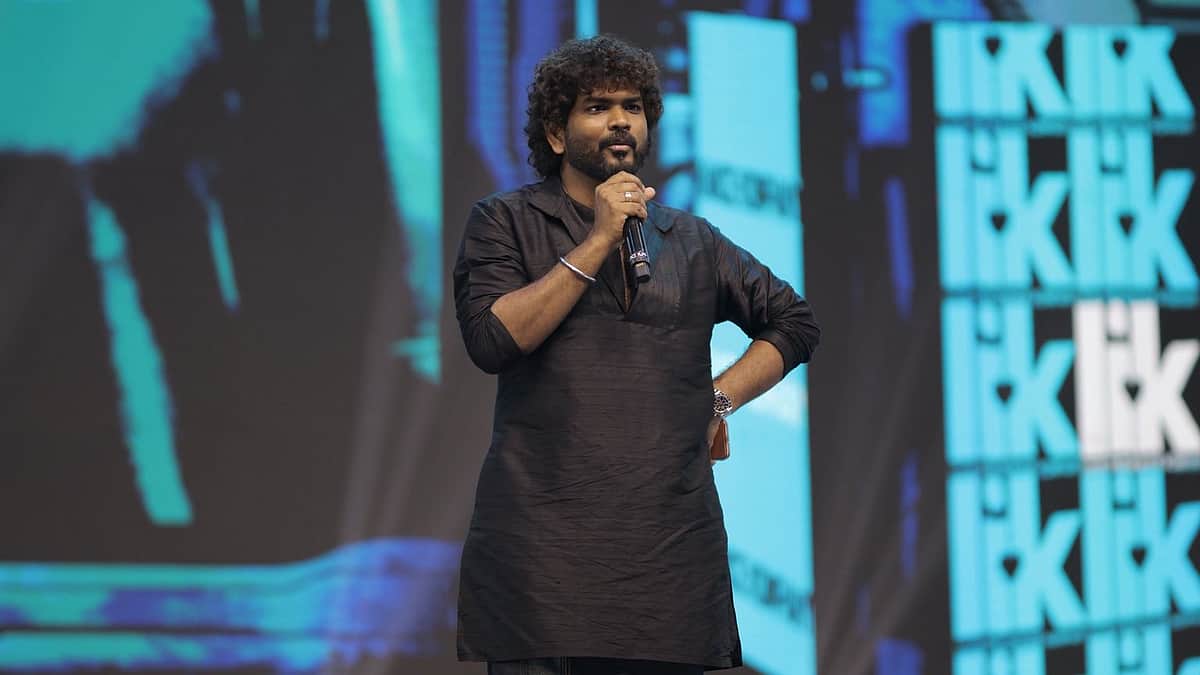 இந்தப் படமும் ரூ.100 கோடி நிச்சயம்..! விஜய் பாணியில் பேசிய விக்னேஷ் சிவன்!