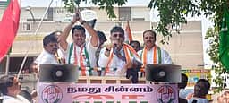 எம்ஜிஆருடன் வேறு யாரையும் ஒப்பிட முடியாது: கா்நாடக துணை முதல்வா் டி.கே.சிவகுமாா்