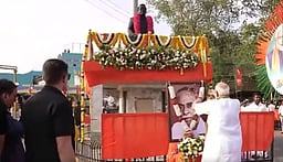 நாகர்கோவிலில் அறிஞர் அண்ணா சிலைக்கு பிரதமர் மோடி மலர்தூவி மரியாதை! 