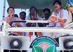 அதிமுக வேட்பாளருக்கு ஆதரவாக நடிகை கெளதமி பிரசாரம்