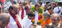 பரமக்குடியில் திமுக வேட்பாளா் வாக்குச் சேகரிப்பு
