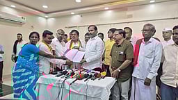 அனைத்துத் துறை ஒப்பந்தப் பணியாளா்கள் பணி நிரந்தரம்: தமிழக வாழ்வுரிமை கட்சி தோ்தல் அறிக்கையில் வாக்குறுதி