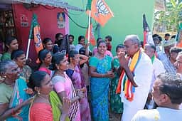 இருக்கன்துறை பகுதியில் பா.ஜ.க. வேட்பாளா் பிரசாரம்