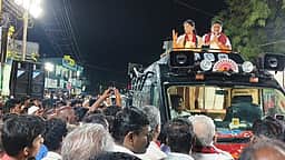 ஆறுமுகனேரியில் கனிமொழி எம்.பி. வாக்கு சேகரிப்பு