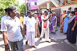 பாளையங்கால்வாய் முழுமையாக சீரமைக்கப்படும்: தவெக வேட்பாளா் மரிய ஜாண்