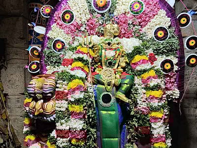 எல்லைப்பிடாரி அம்மன் கோயில் சித்திரைத் திருவிழா: மாவிளக்கு பூஜை