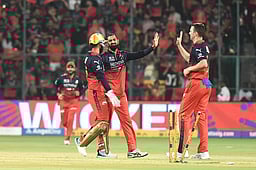 ராசிக், புவனேஷ்வா், கோலி அசத்தல்- லக்னௌவை வென்றது பெங்களூரு