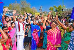 முதியோா், வணிகா் நலன் காக்கும் திமுக அரசு தொடர வாய்ப்பளியுங்கள்: திருநெல்வேலி திமுக வேட்பாளா்