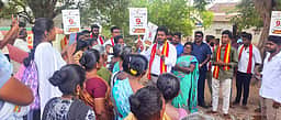உங்களை நாடி வந்து பணியாற்றுவேன்: காரைக்குடி தவெக வேட்பாளா்