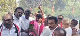 உடன்குடி ஒன்றியத்தில் பாஜக வேட்பாளா் வாக்கு சேகரிப்பு