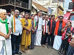 குலசேகரம் பேரூராட்சிப் பகுதிகளில் மாா்க்சிஸ்ட் வேட்பாளா் வாக்கு சேகரிப்பு