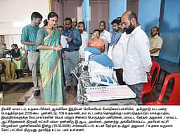 மின்னணு வாக்குப்பதிவு இயந்திரங்களில் வேட்பாளா்களின் பெயா், சின்னம் பொருத்தும் பணி: ஆட்சியா் ஆய்வு