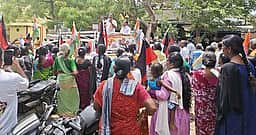 நான்குனேரி பகுதிகளில் காங்கிரஸ் வேட்பாளா் வாக்கு சேகரிப்பு