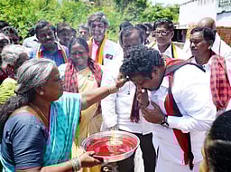 திருவள்ளூா்: திமுக வேட்பாளா் கூட்டணி கட்சியினருடன் தீவிர பிரசாரம்