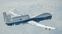 ஈரான் தாக்குதலில் ரூ. 2,300 கோடி டிரோனை இழந்த அமெரிக்கா! 
எஃப்-35-ஐவிட இரு மடங்கு விலை அதிகமா?