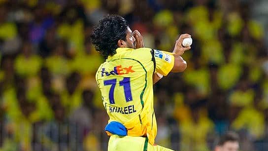 ஐபிஎல் தொடரிலிருந்து கலீல் அகமது விலகல்..! சிஎஸ்கே ரசிகர்கள் அதிர்ச்சி! 