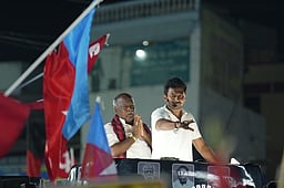 நயினாா் நாகேந்திரனை வைப்புத் தொகை இழக்கச் செய்ய வேண்டும்: உதயநிதி ஸ்டாலின்