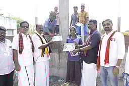 தீா்த்தமலை தீா்த்தகிரீஸ்வரா் கோயிலில் வளா்ச்சிப் பணிகள்: அரூா் தொகுதி திமுக வேட்பாளா் வாக்குறுதி