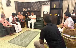 கோவையில் வேட்பாளர்களை தனித்தனியாக சந்தித்த முதல்வர் மருமகன் சபரீசன்!