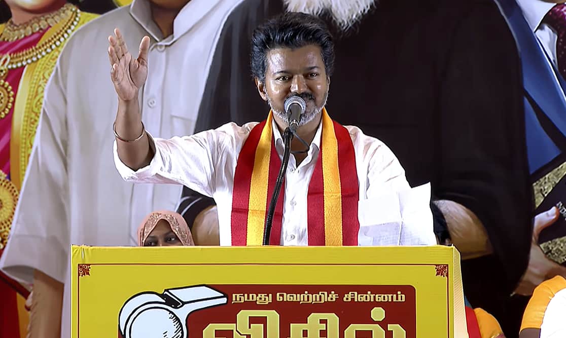 என்னுடைய தொகுதிக்கு மாதம் ஒருமுறை வருவேன்! விசில் கோலம் போடுங்கள்! விஜய் பேச்சு