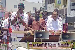 வாணியம்பாடி அதிமுக வேட்பாளா் பிரசாரம்