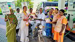 கோபி தொகுதி நாதக வேட்பாளா் சீதாலட்சுமி பிரசாரம்