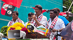 அதிமுக ஆட்சியமைந்தால் தாலிக்கு தங்கம்: ஆம்பூா் அதிமுக வேட்பாளா்