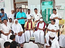 முதுகுளத்தூா் சட்டப்பேரவைத் தொகுதி திமுக வேட்பாளா் தீவிர வாக்கு சேகரிப்பு