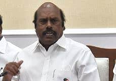 முறைகேடு வழக்கு: விசாரணைக்கு ஆஜராகாத முன்னாள் அமைச்சா் எ.வ.வேலு சிங்கப்பூரில் சிகிச்சை பெறுவதாக மனு