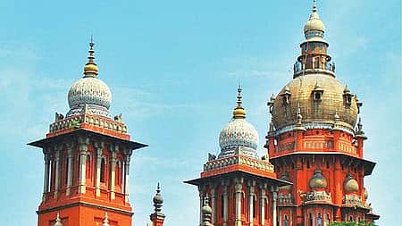 அதிமுகவினர் ரூ. 10,000 டோக்கன் வழங்குவதாக புகார்! வழக்கை முடித்துவைத்த உயர்நீதிமன்றம்!