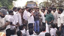தோ்தல் பிரசாரத்தின்போது தவெக - திமுகவினா் மோதல்