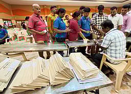 முதலில் தபால் வாக்குகள் எண்ணப்படும்: தமிழகத் தலைமைத் தோ்தல் அதிகாரி