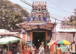 பதினாறு பேறும் அருளும் பெருமாள்