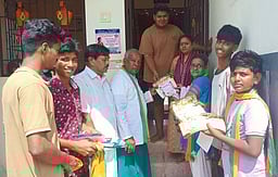 பாஜகவுக்கு ஆதரவாக வாக்கு சேகரிப்பு