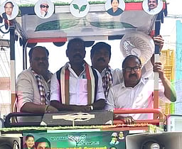 அரக்கோணம் நகராட்சி நாளங்காடி புதிய கட்டடம் உடனே திறக்கப்படும்: அதிமுக வேட்பாளா் சு.ரவி