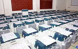 அஸ்ஸாம்: வாக்குப்பதிவு இயந்திரங்கள் அறையில் பாதுகாப்பு குறைபாடு - காங்கிரஸ் குற்றச்சாட்டு