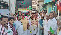 பழனியில் அதிமுகவினா்
தீவிர வாக்கு சேகரிப்பு!