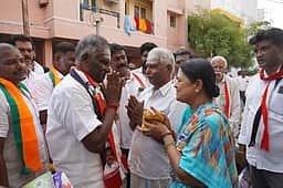 மெட்ரோ ரயில் திட்டத்தை செயல்படுத்த நடவடிக்கை:
அதிமுக வேட்பாளா் அம்மன் கே.அா்ச்சுணன்