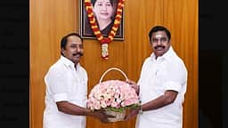 பணப் பெட்டிதான் முதல்வர் பதவியைத் தீர்மானித்ததா? செங்கோட்டையன் அதிர்ச்சி தகவல்!