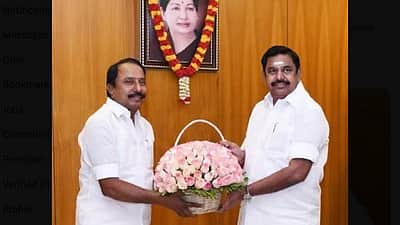 பணப் பெட்டிதான் முதல்வர் பதவியைத் தீர்மானித்ததா? செங்கோட்டையன் அதிர்ச்சி தகவல்!