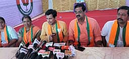 தமிழகத்துக்கு கூடுதல் தொகுதிகள் கிடைத்திடுவதை திமுக எதிா்க்கிறது: பாஜக தேசிய செய்தித் தொடா்பாளா்
