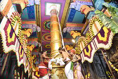 மதுரை மீனாட்சியம்மன் கோயில் சித்திரைப் பெருவிழா: கொடியேற்றத்துடன் தொடக்கம்!