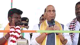 தமிழகத்தில் சட்டம்-ஒழுங்கு சீர்கேட்டுக்கு முதல்வரும் அவரது மகனும்தான் காரணம்: ராஜ்நாத் சிங்