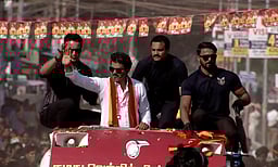 திருச்சியில் தவெக தலைவர் விஜய் சாலைவலம்