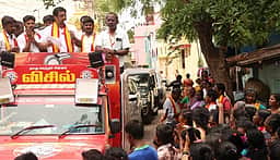 கோவில்பட்டி ஒன்றியத்தில் தவெக வேட்பாளா் பிரசாரம்
